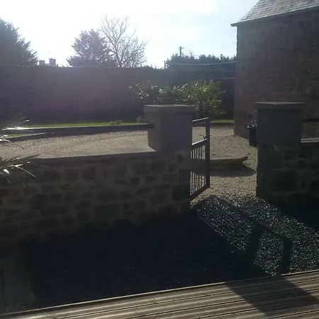 Le De Sandrine Réville